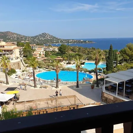 Cap Esterel Vue Et Climatisation Bat E1 303 Face Aux Piscines